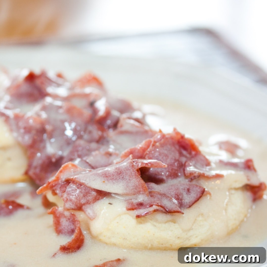 Hearty Chipped Beef Gravy 1 featured 385