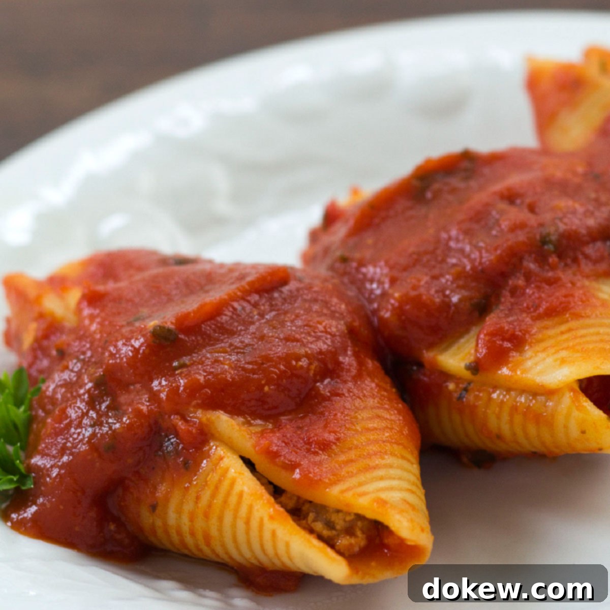 Cheesy Beef and Spinach Stuffed Shells 14 featured 8118