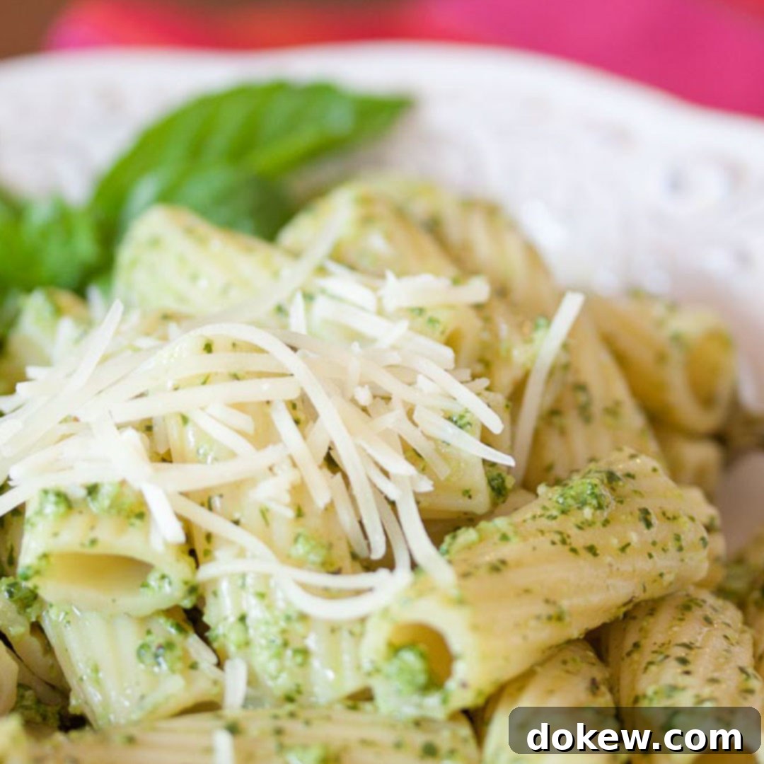 Garden Fresh Pesto Pasta 1 featured 8534